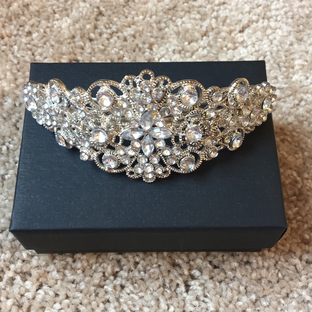 Rhinestoned/Silver Hair Clip